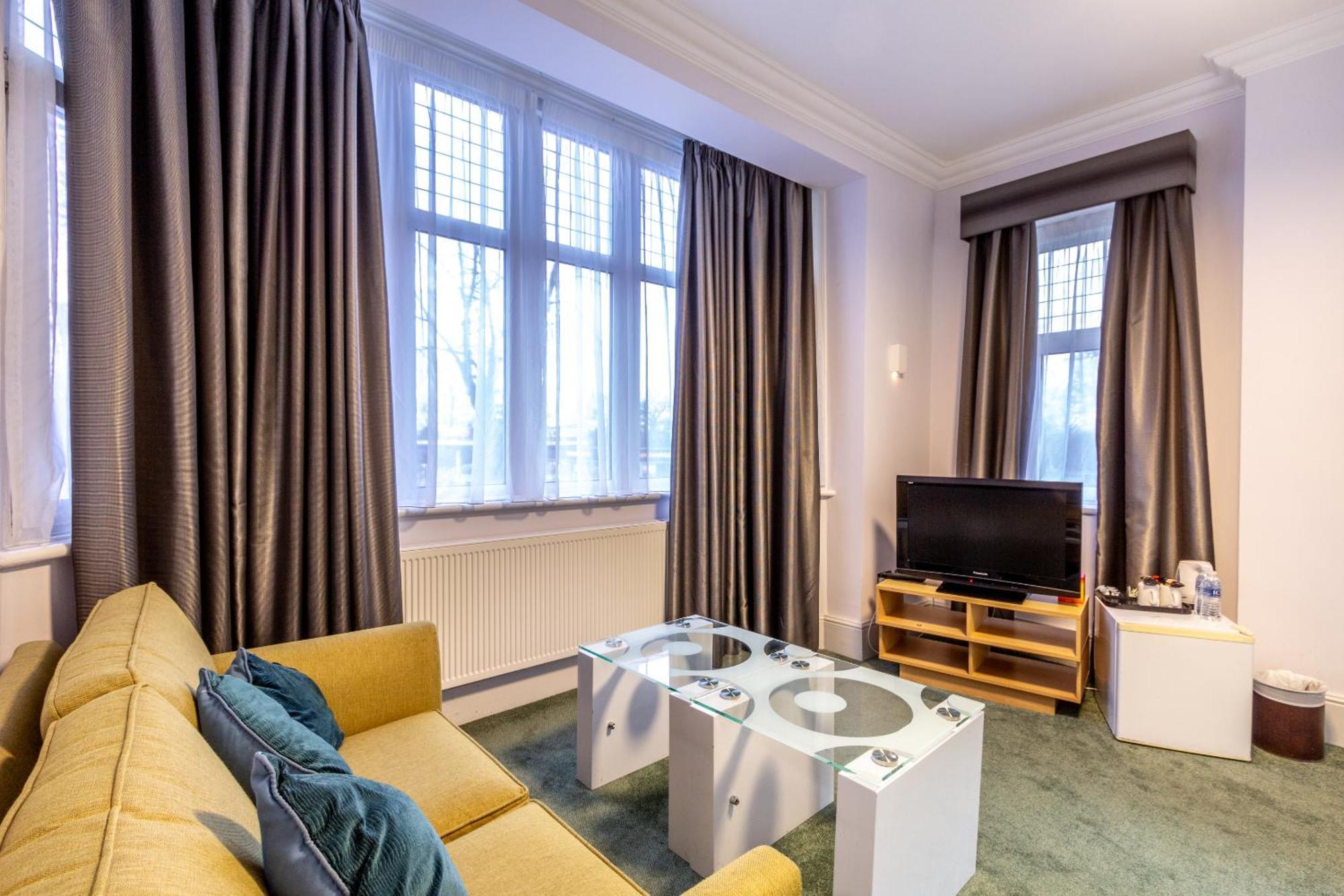 London Gatwick Inn Екстер'єр фото