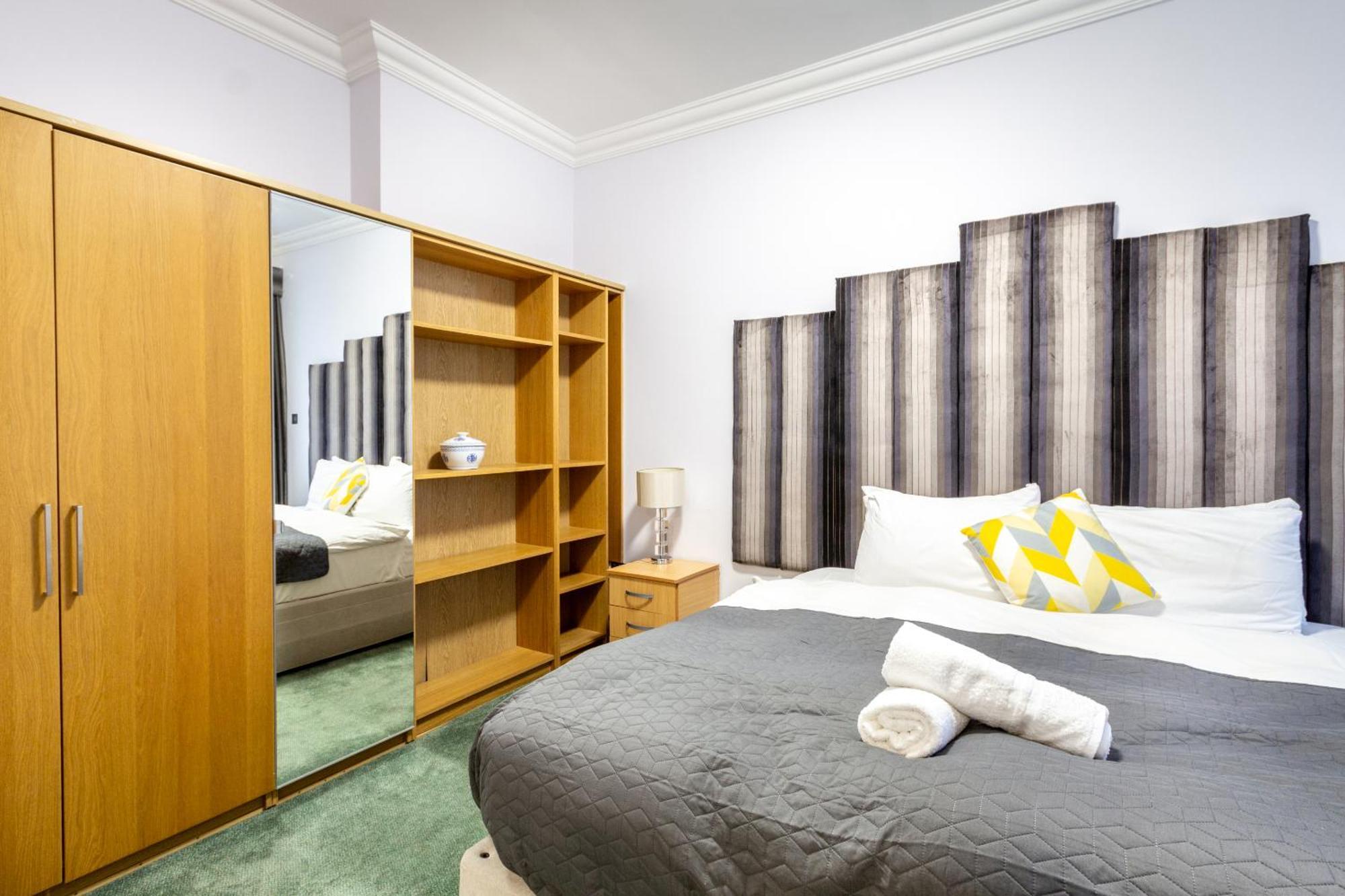 London Gatwick Inn Екстер'єр фото