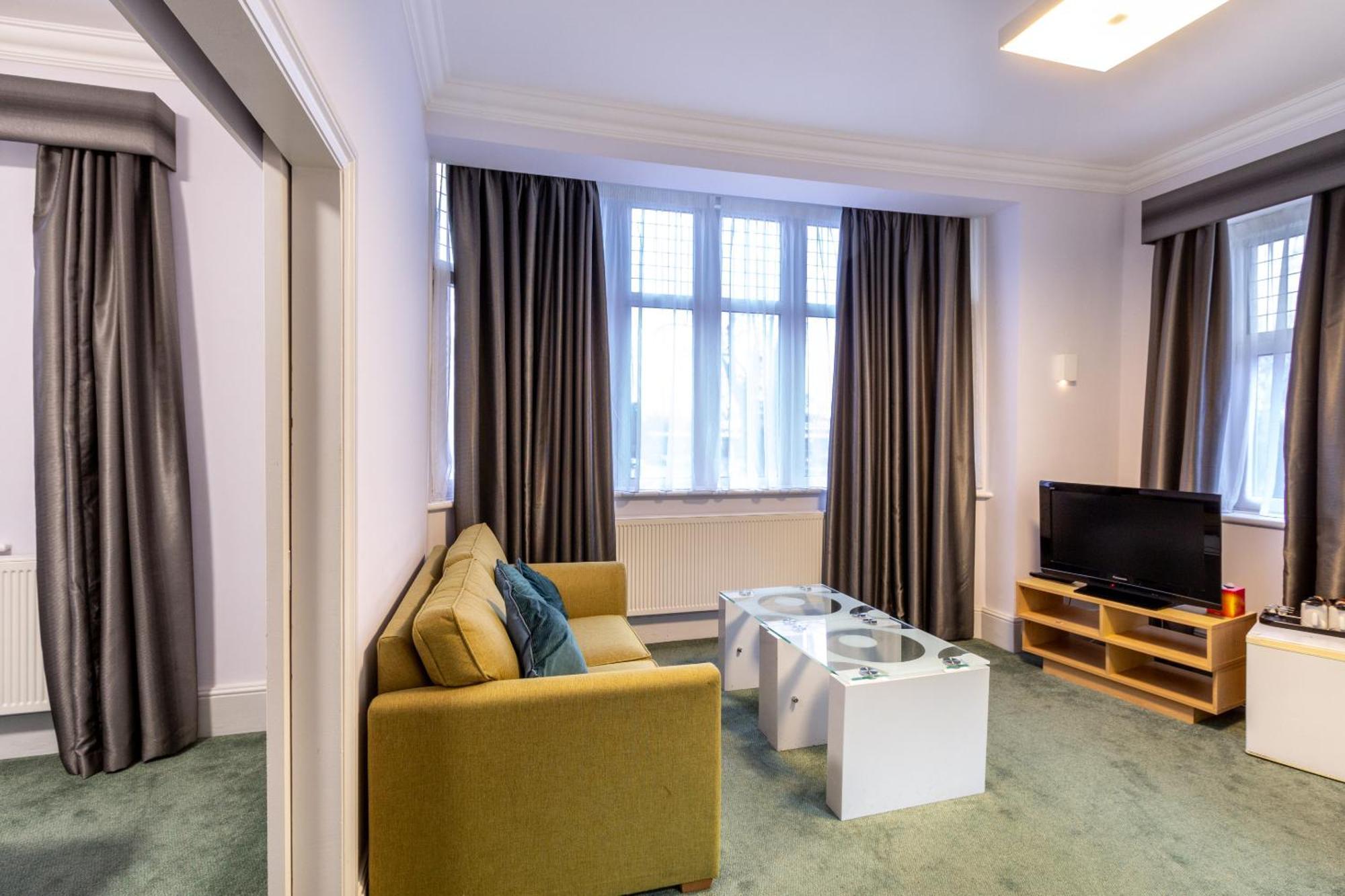 London Gatwick Inn Екстер'єр фото