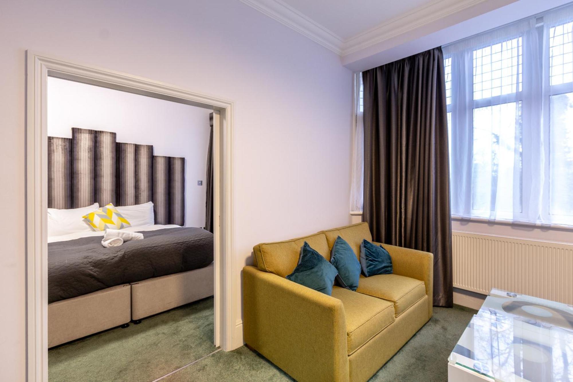 London Gatwick Inn Екстер'єр фото