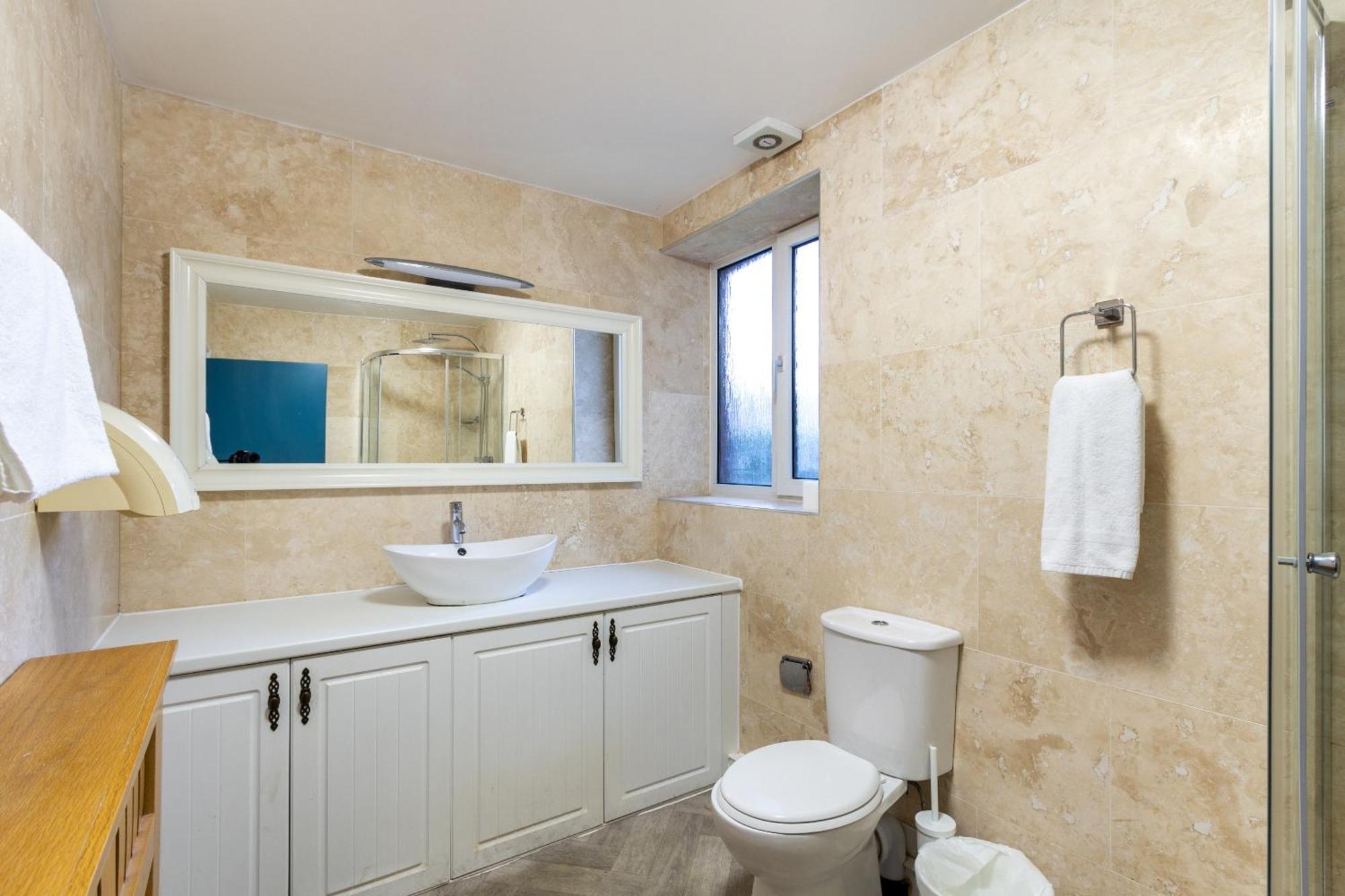 London Gatwick Inn Екстер'єр фото