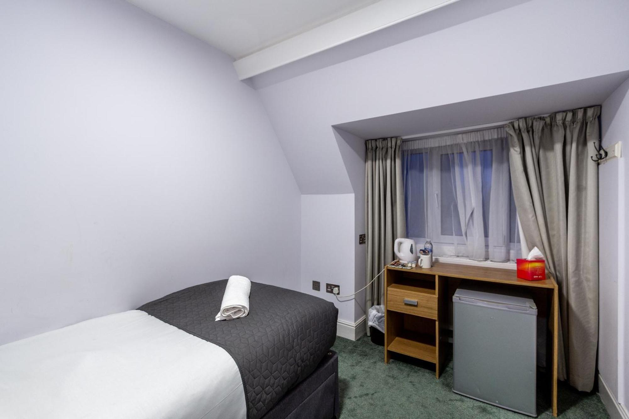 London Gatwick Inn Екстер'єр фото