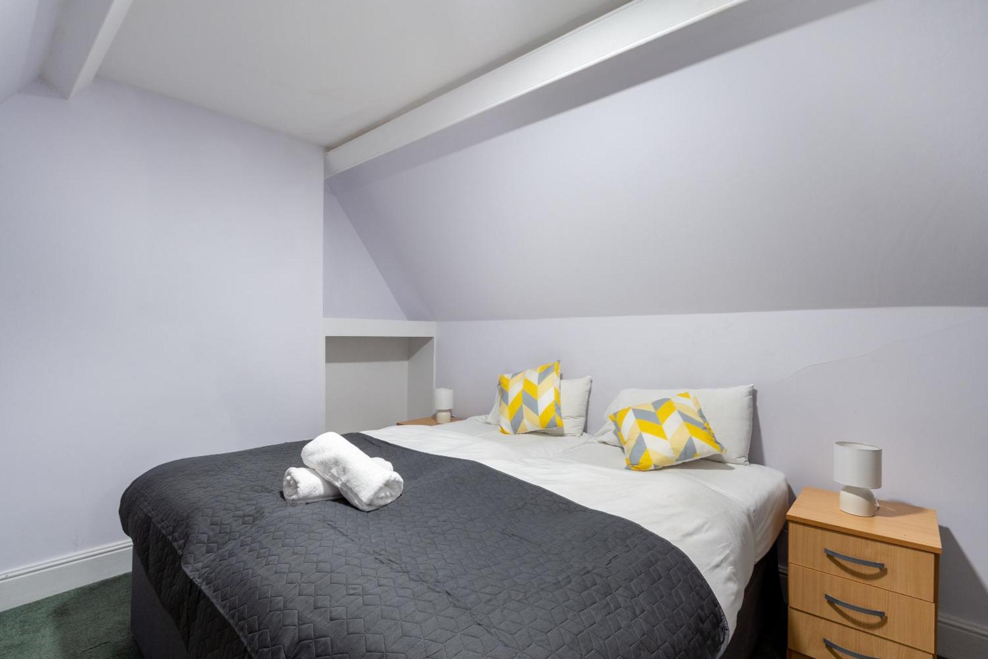 London Gatwick Inn Екстер'єр фото