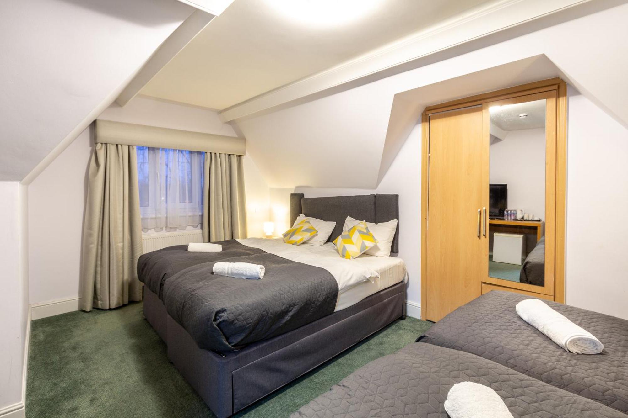 London Gatwick Inn Екстер'єр фото
