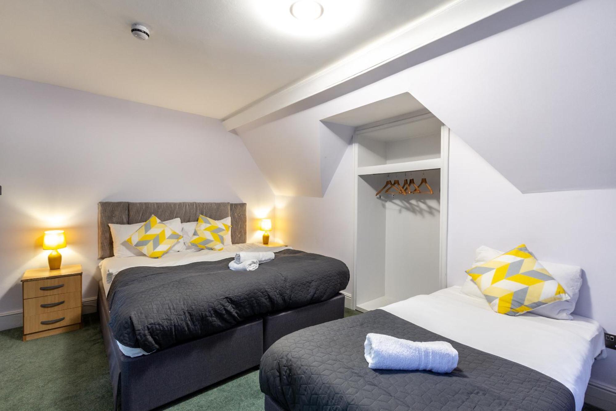 London Gatwick Inn Екстер'єр фото