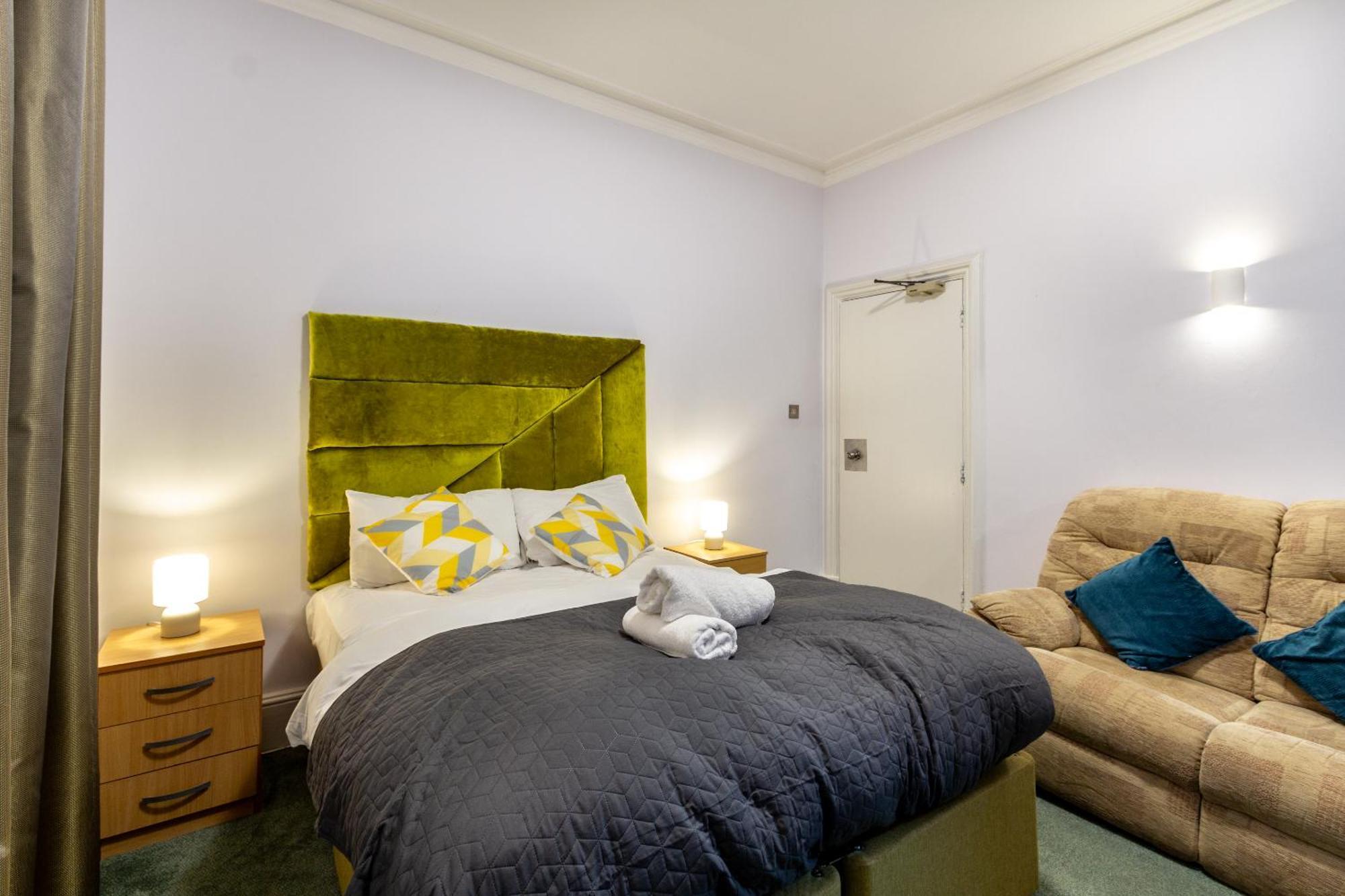 London Gatwick Inn Екстер'єр фото
